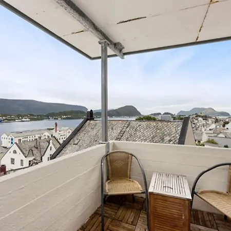 Flott Med Herlig Utsikt *