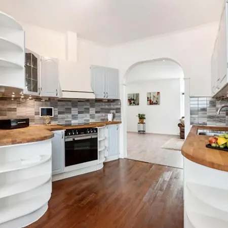 Appartamento Flott Med Herlig Utsikt